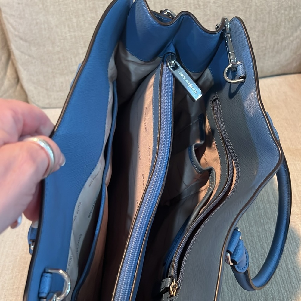 Michael Kors Large Hamilton Bag. Brand new without tags. Never used. Color Blue - Picture 7 of 10